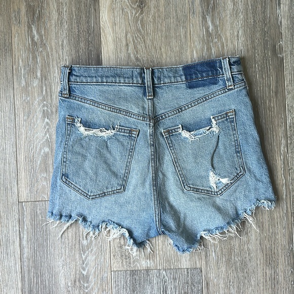 Abercrombie & Fitch Mom High Rise Shorts - Picture 3 of 3